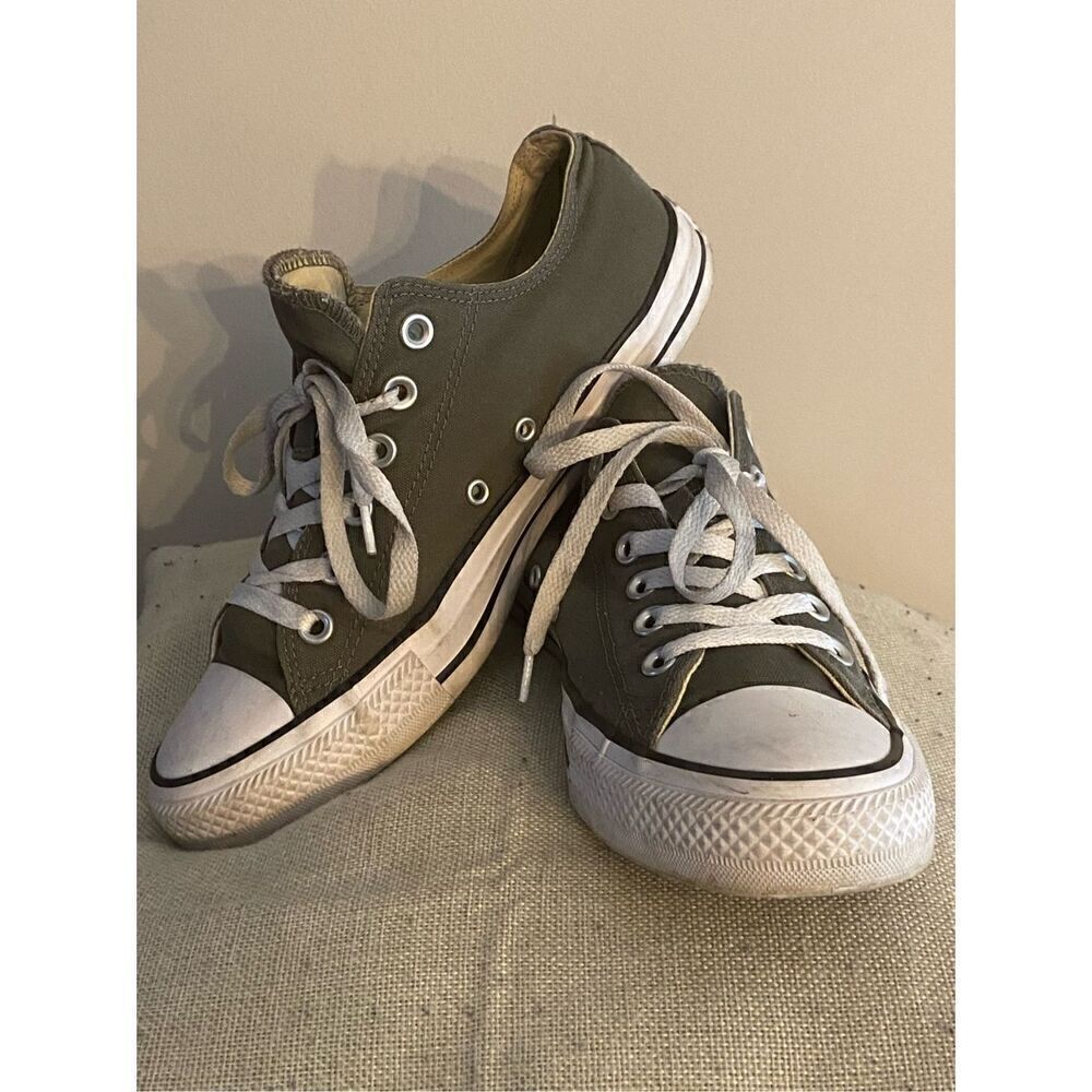 ✅Converse gray low top sneakers